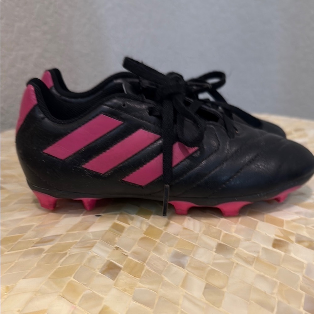 Adidas Black and Pink Soccer Cleats for girsl size 1